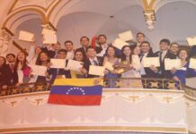 La parábola de Adrián Solano Axel Capriles - La parábola de Adrián Solano