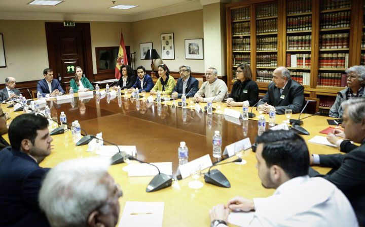 Oposición venezolana visita congreso español