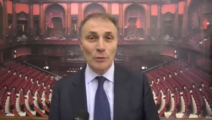 Parlamento italiano rechazó la Constituyente y pidió sanciones contra Maduro Parlamento italiano rechazó la Constituyente y pidió sanciones contra Maduro