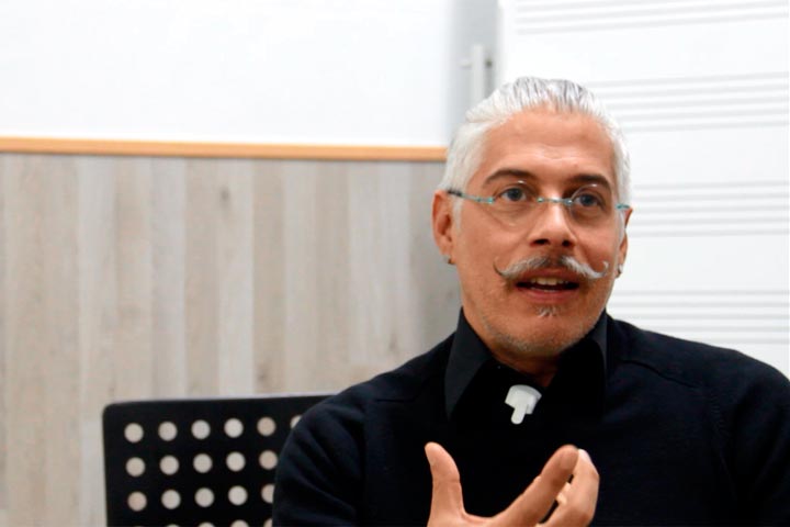 José Mena, director de siete coros José Mena Polo - Director Coros