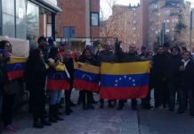 Protesta ante el consulado en Madrid en contra del ilegítimo Maduro Protesta ante el consulado en Madrid en contra del ilegítimo Maduro