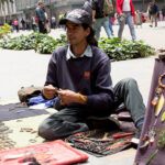 Artesano en las calles de Bogotá